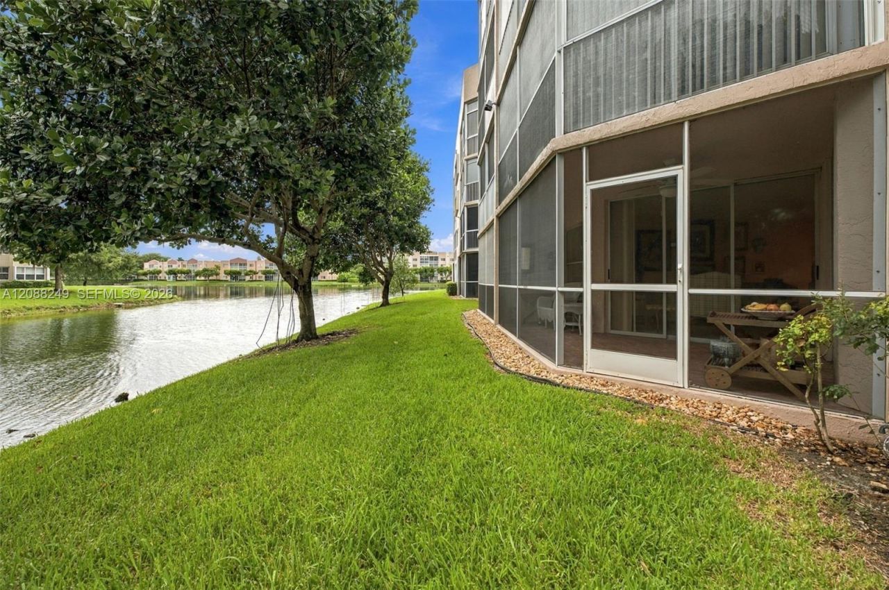 7503 Granville Dr, Unit 102, Tamarac, FL 33321 Photo