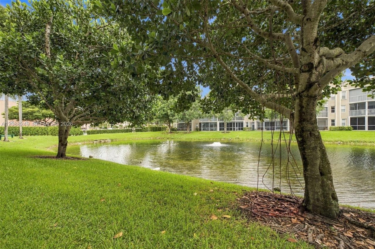 7503 Granville Dr, Unit 102, Tamarac, FL 33321 Photo