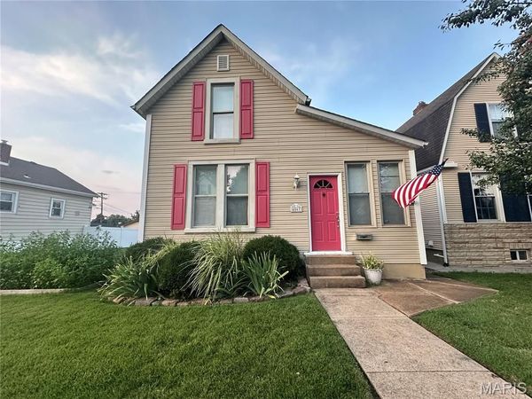 4867 Hamburg Avenue , St Louis, MO 63123