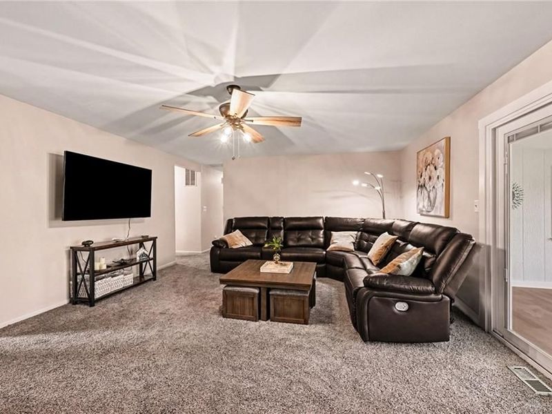 383 Zimmer Drive, Fairborn, OH 45324 Photo 12