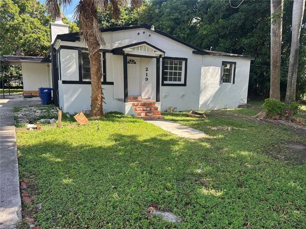 219 NE 141st St , Miami, FL 33161