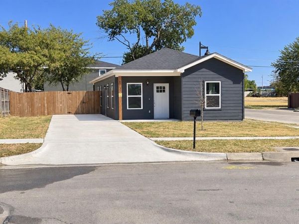 1137 Stella Street, Fort Worth, TX 76104