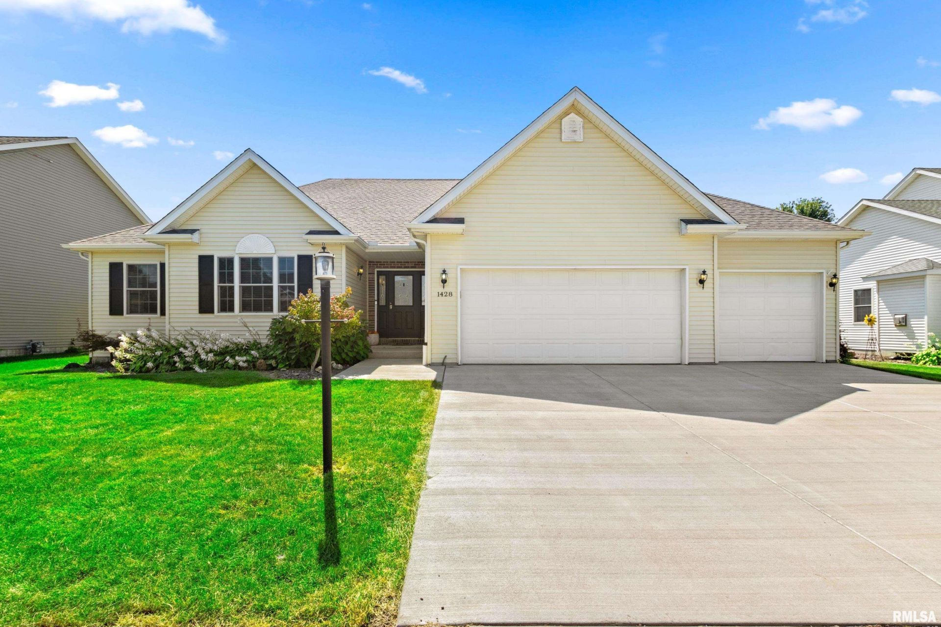 1428 Aspen Drive, Washington, IL 61571 Main Photo