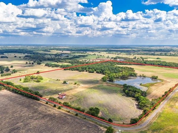 7959 County Road 4823 , Wolfe City, TX 75496