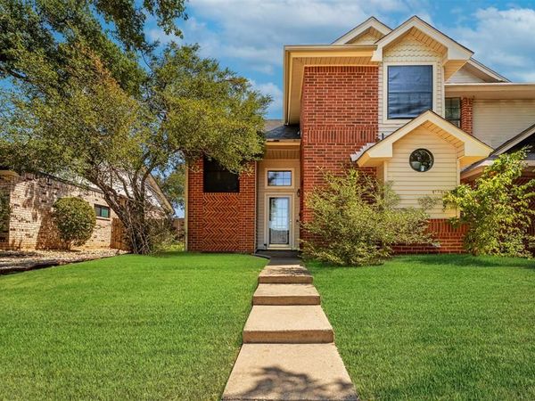 2702 Stratford Court, Euless, TX 76039