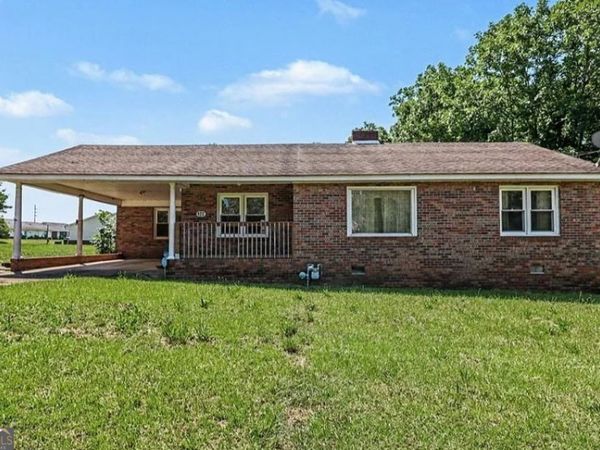 422 Bartson Street, Lavonia, GA 30553