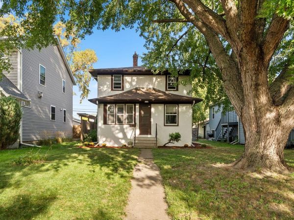 1724 Malvern Street, Lauderdale, MN 55113