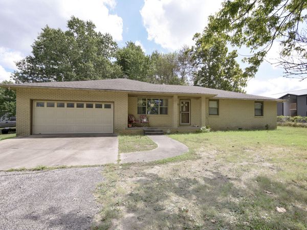 412 S Old Wire Road , Washburn, MO 65772