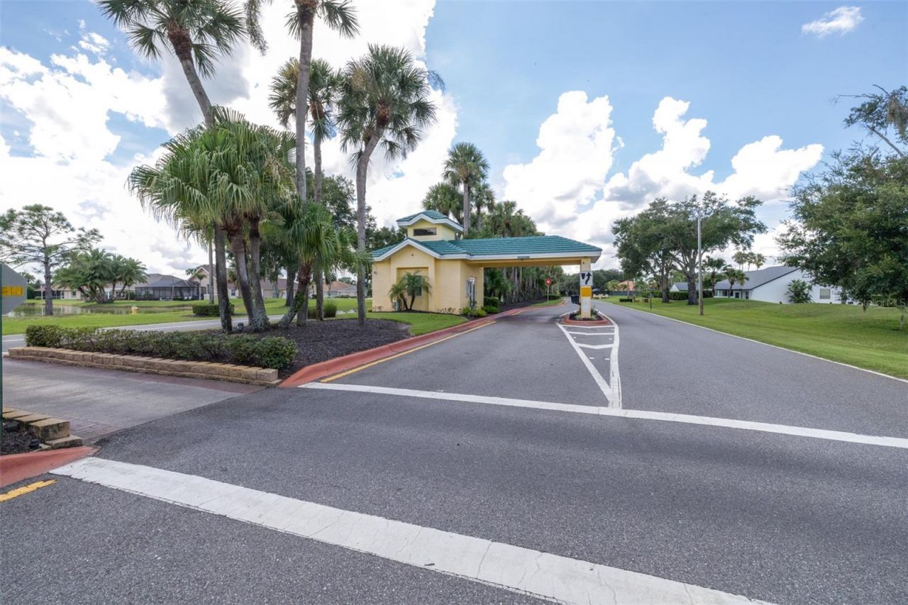 5087 Strafford Oaks Drive, Sebring, FL 33875 Photo