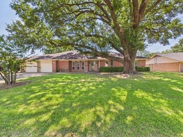 518 Ridgeway Lane , Chandler, TX 75758