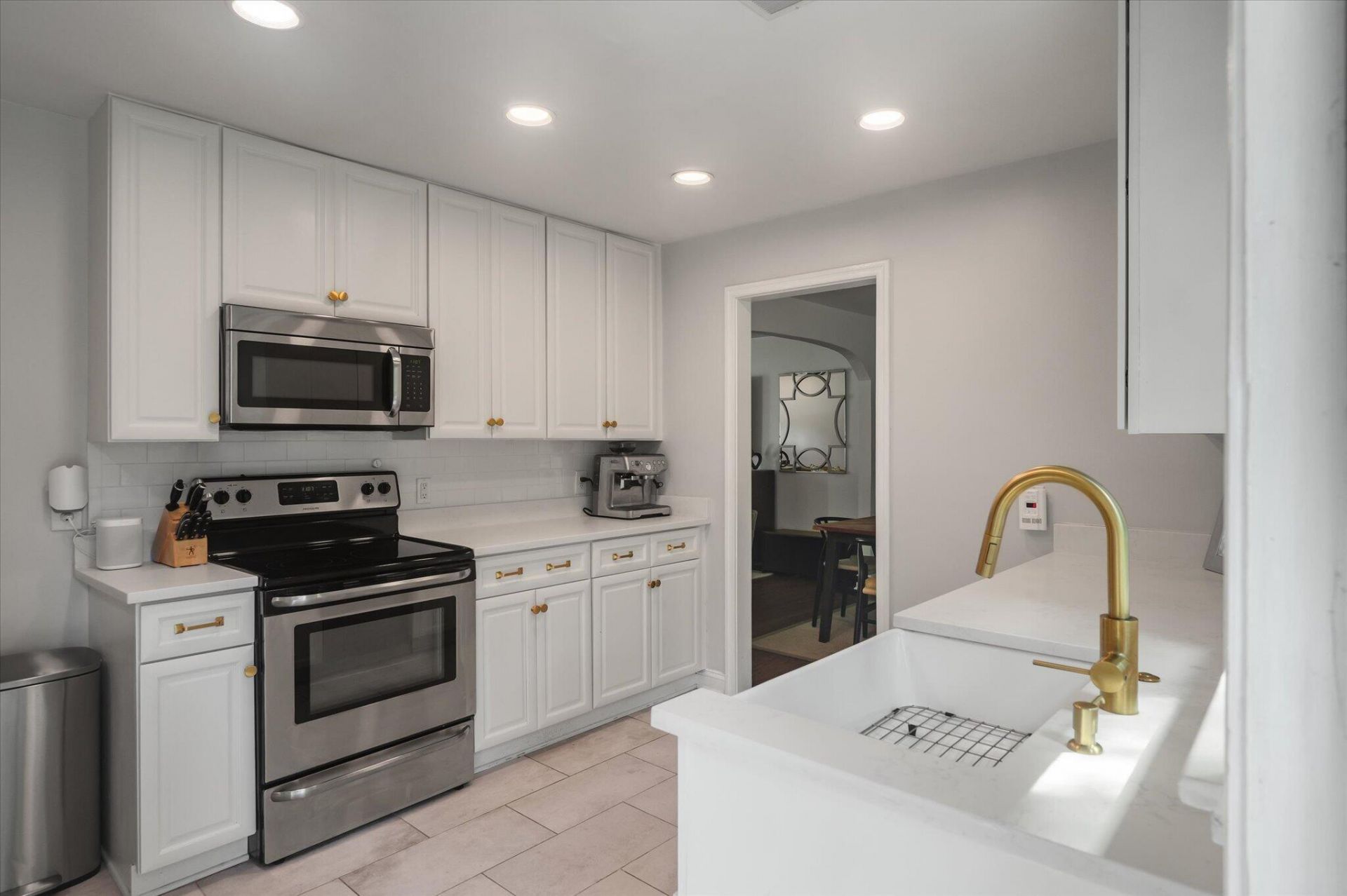 1325 Saint Clair Drive Photo 11