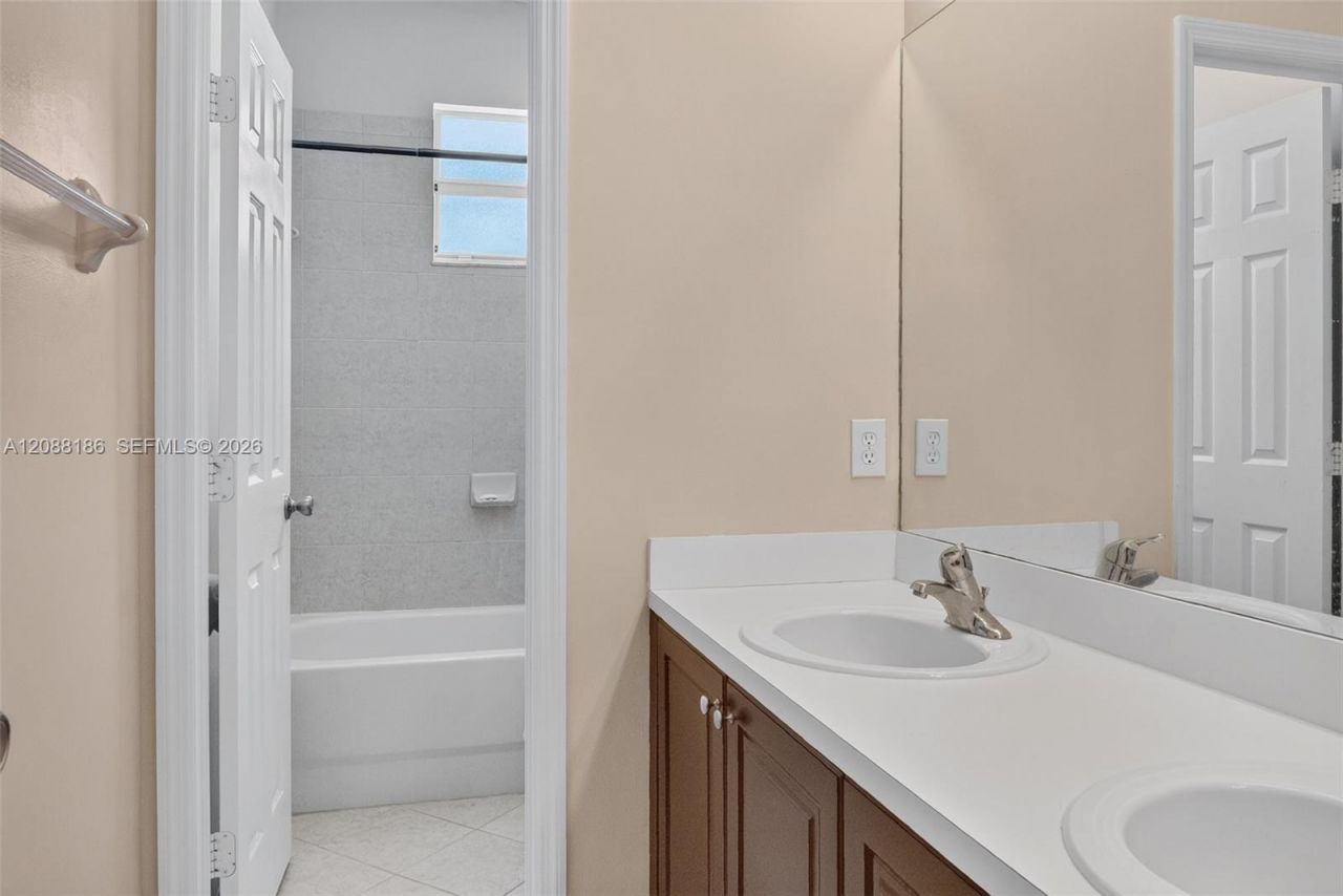 159 NE 36th Ter, Homestead, FL 33033 Photo