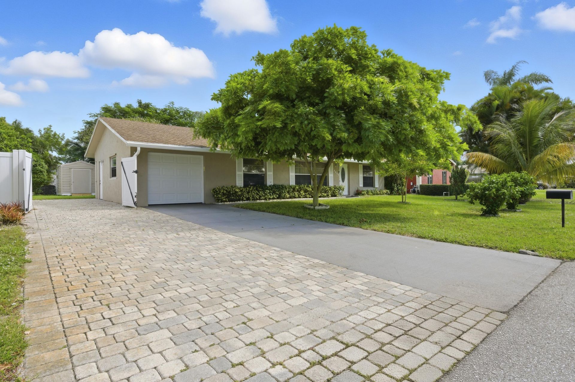 8685 SE Keathley Court, Hobe Sound, FL 33455 Photo