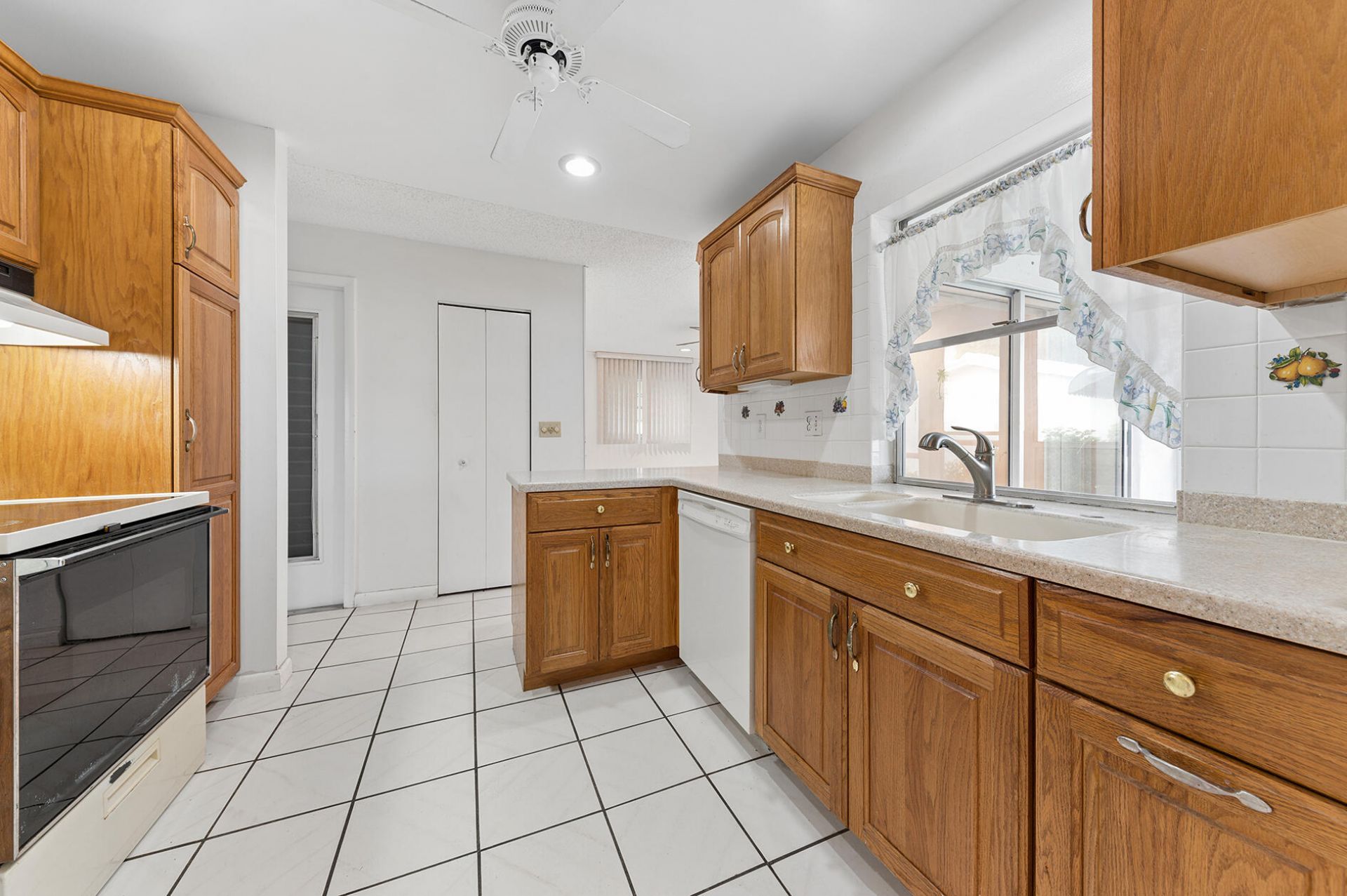 2070 SW 13th Terrace, Boynton Beach, FL 33426 Photo