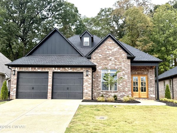 37 Kings Pond Cove , Jackson, TN 38305