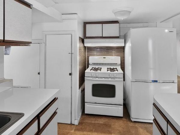 CATONSVILLE, MD 21228