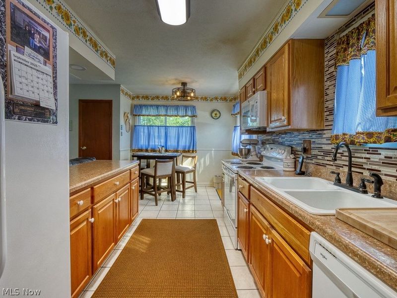 455 Birchwood Drive , Berea, OH 44017 Photo 9