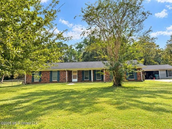 2201 Guillotteville Road, Gautier, MS 39553