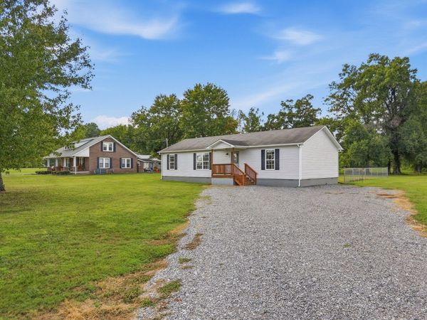 1223 S College St, Smithville, TN 37166