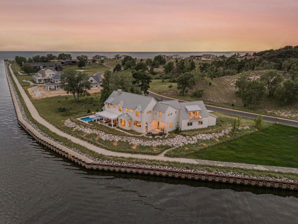 6736 Saugatuck Beach Road, Saugatuck, MI 49453