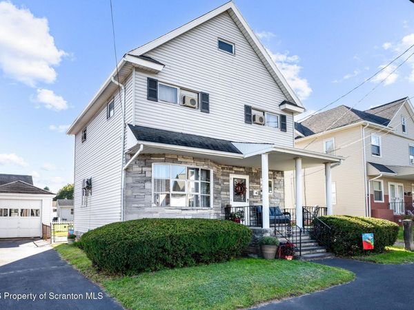 907 Lincoln Avenue , Blakely, PA 18447