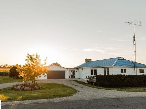 1123 Tonkey Road N, Au Gres, MI 48703