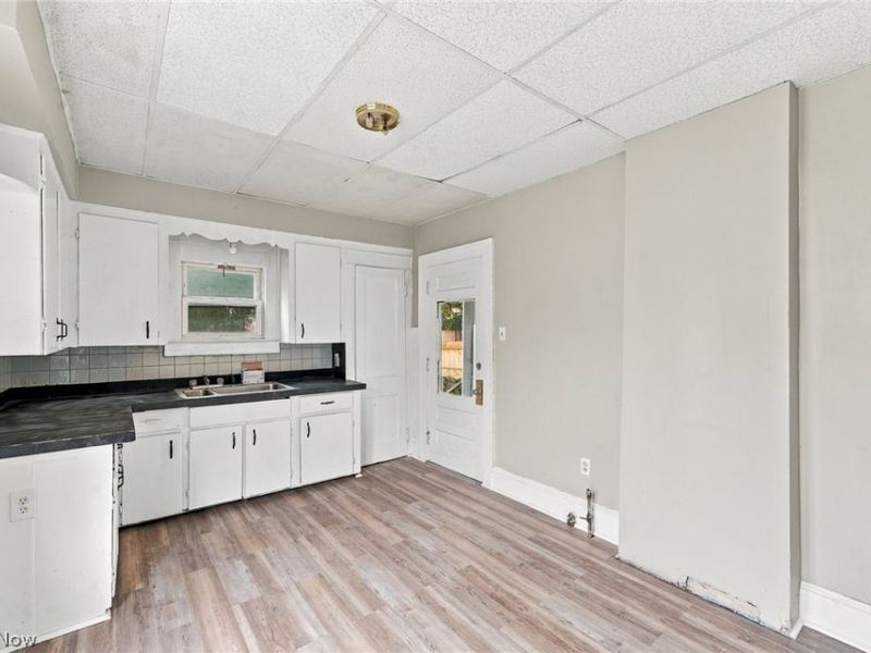 1013 Celina Avenue, Akron, OH 44307 Photo 14