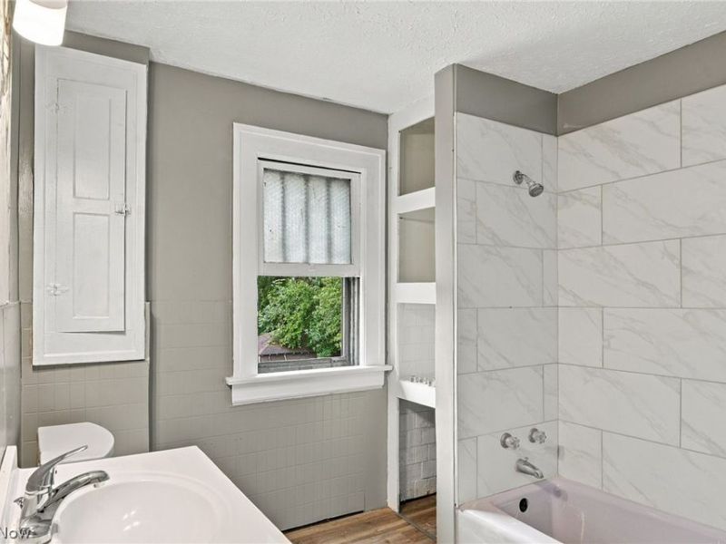 1013 Celina Avenue, Akron, OH 44307 Photo 18