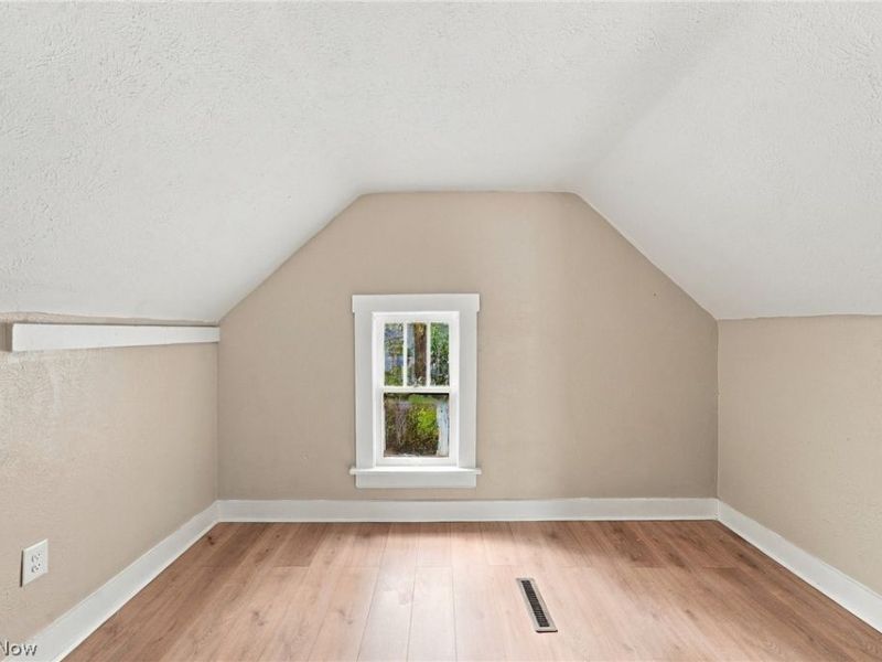 1013 Celina Avenue, Akron, OH 44307 Photo 24