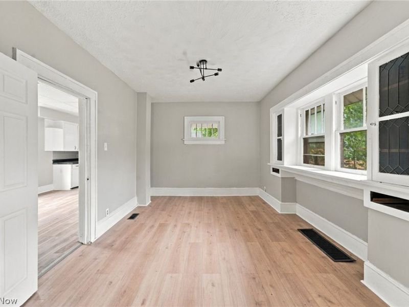1013 Celina Avenue, Akron, OH 44307 Photo 9