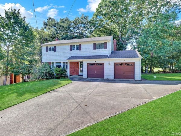 14 Morewood Drive, Smithtown, NY 11787