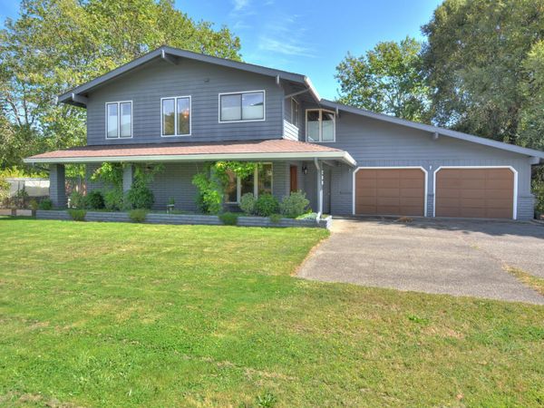 299 Foothill Boulevard, Rogue River, OR 97537