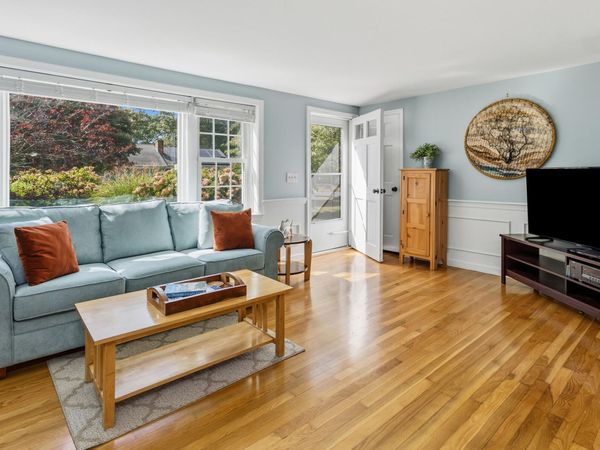 10 Templeton Place, West Yarmouth, MA 02673