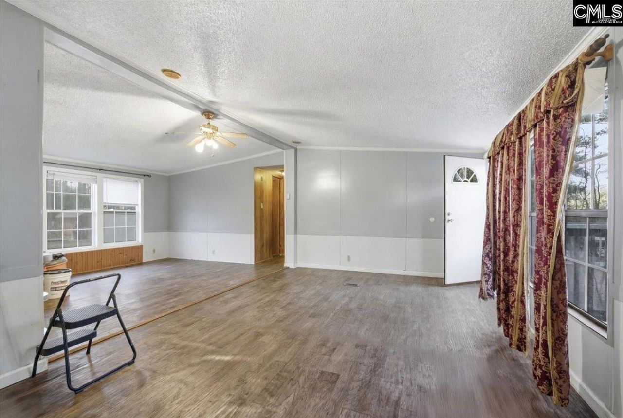 1400 Toms Creek Road  Photo 6