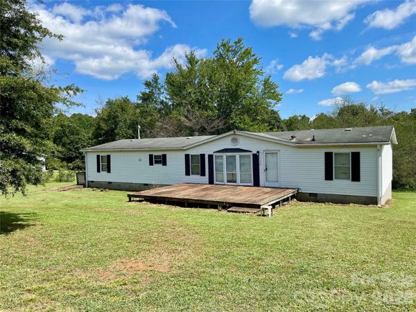 112 Flake Road , Harmony, NC 28634