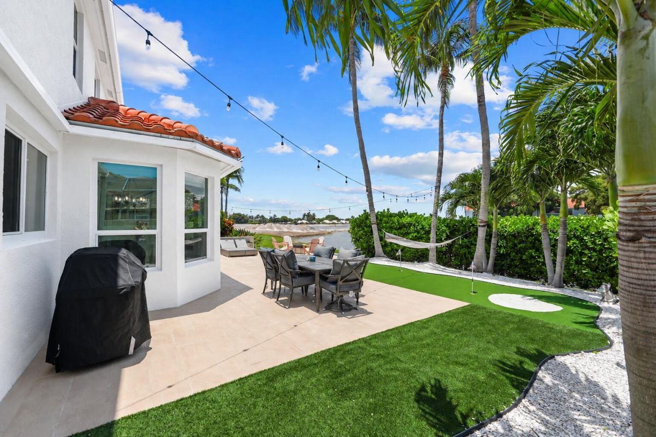 1237 Avondale Lane, West Palm Beach, FL 33409 Photo