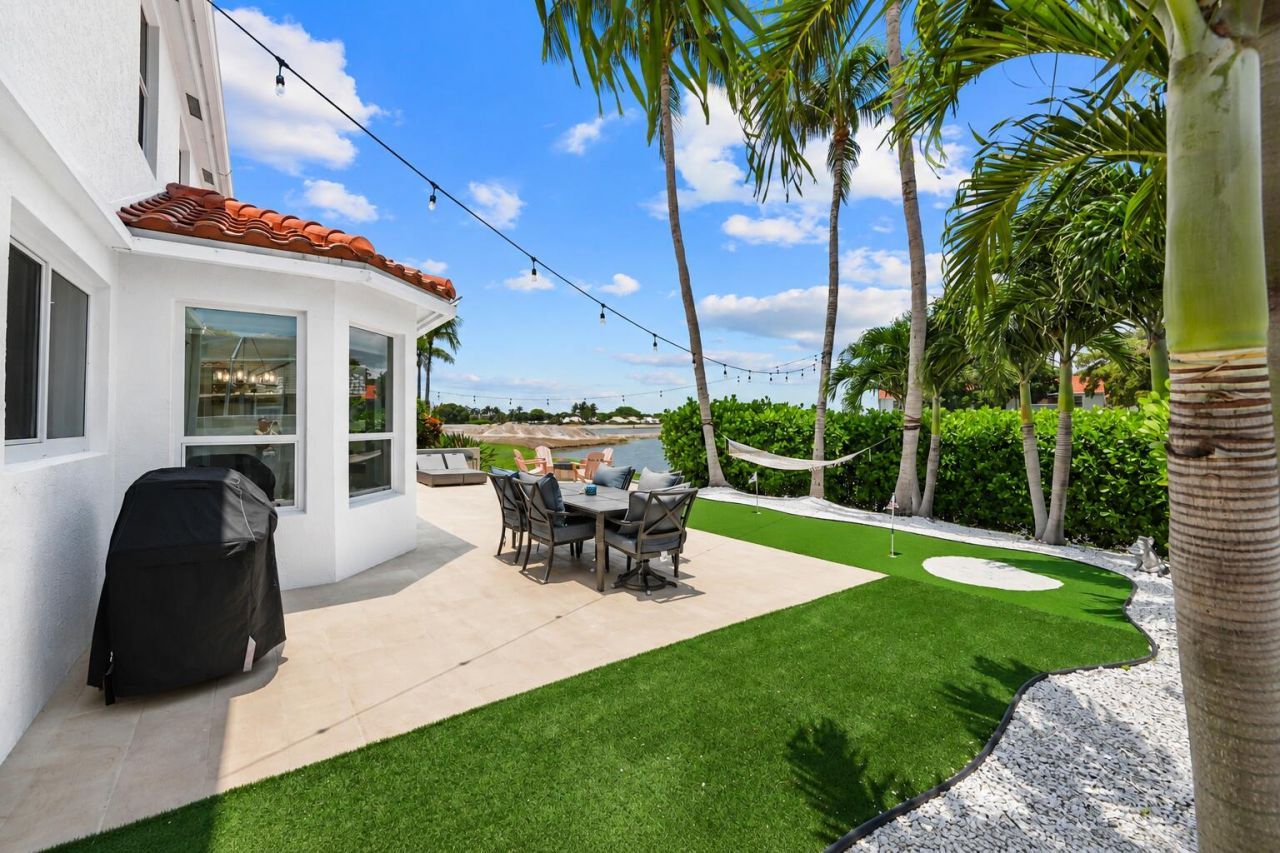 1237 Avondale Lane, West Palm Beach, FL 33409 Photo