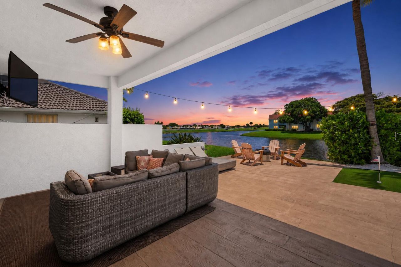 1237 Avondale Lane, West Palm Beach, FL 33409 Photo