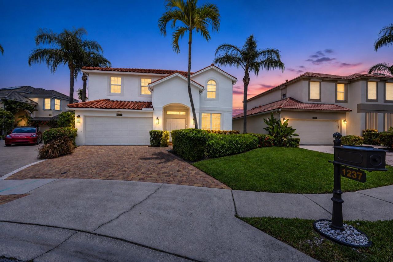 1237 Avondale Lane, West Palm Beach, FL 33409 Photo