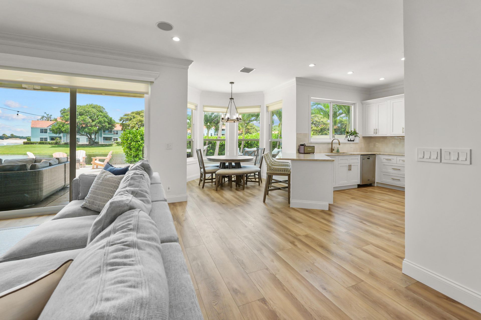 1237 Avondale Lane, West Palm Beach, FL 33409 Photo