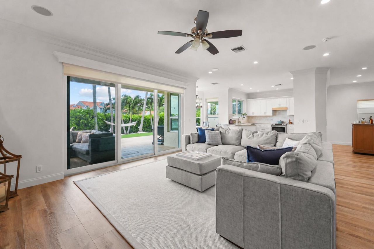 1237 Avondale Lane, West Palm Beach, FL 33409 Photo