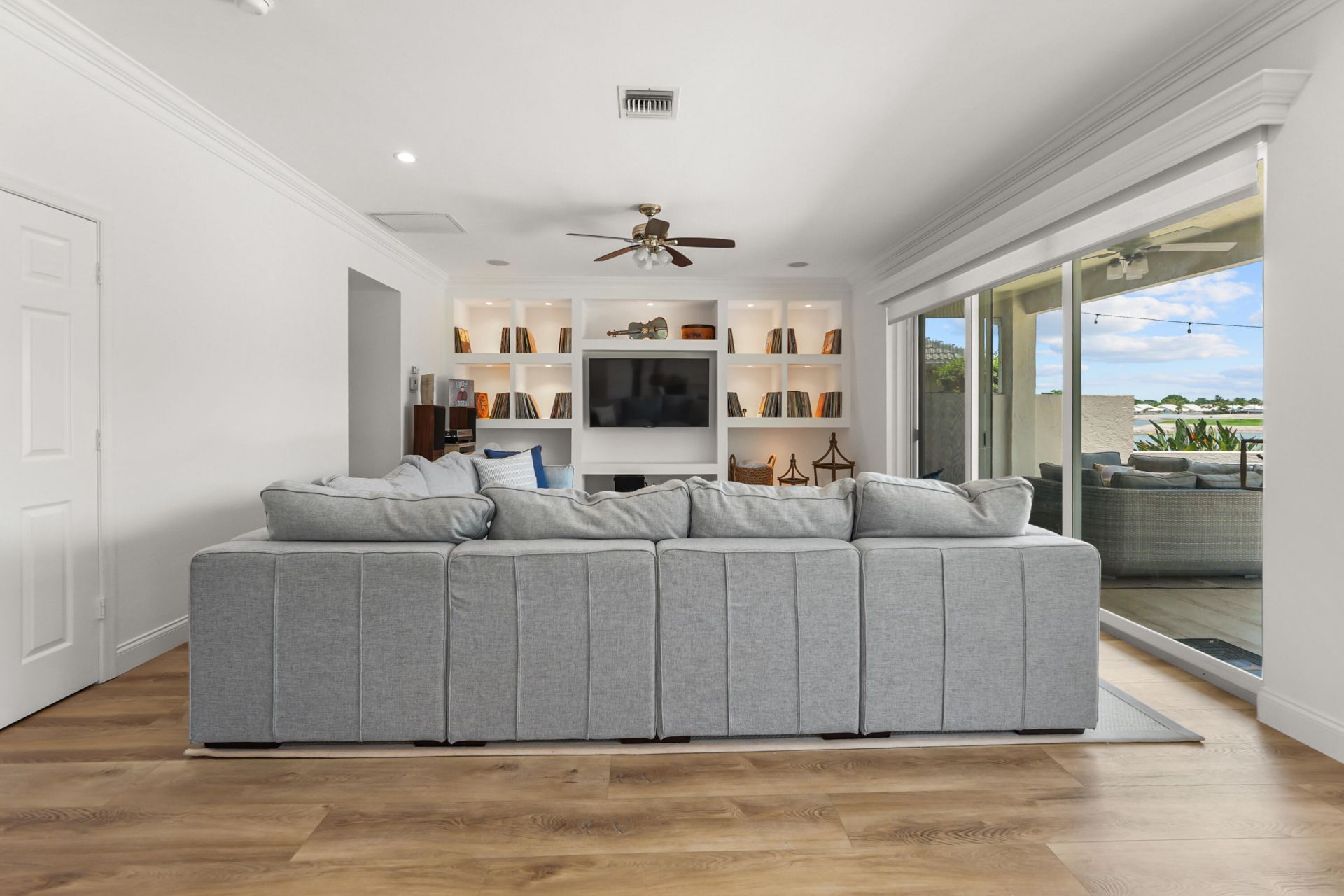 1237 Avondale Lane, West Palm Beach, FL 33409 Photo
