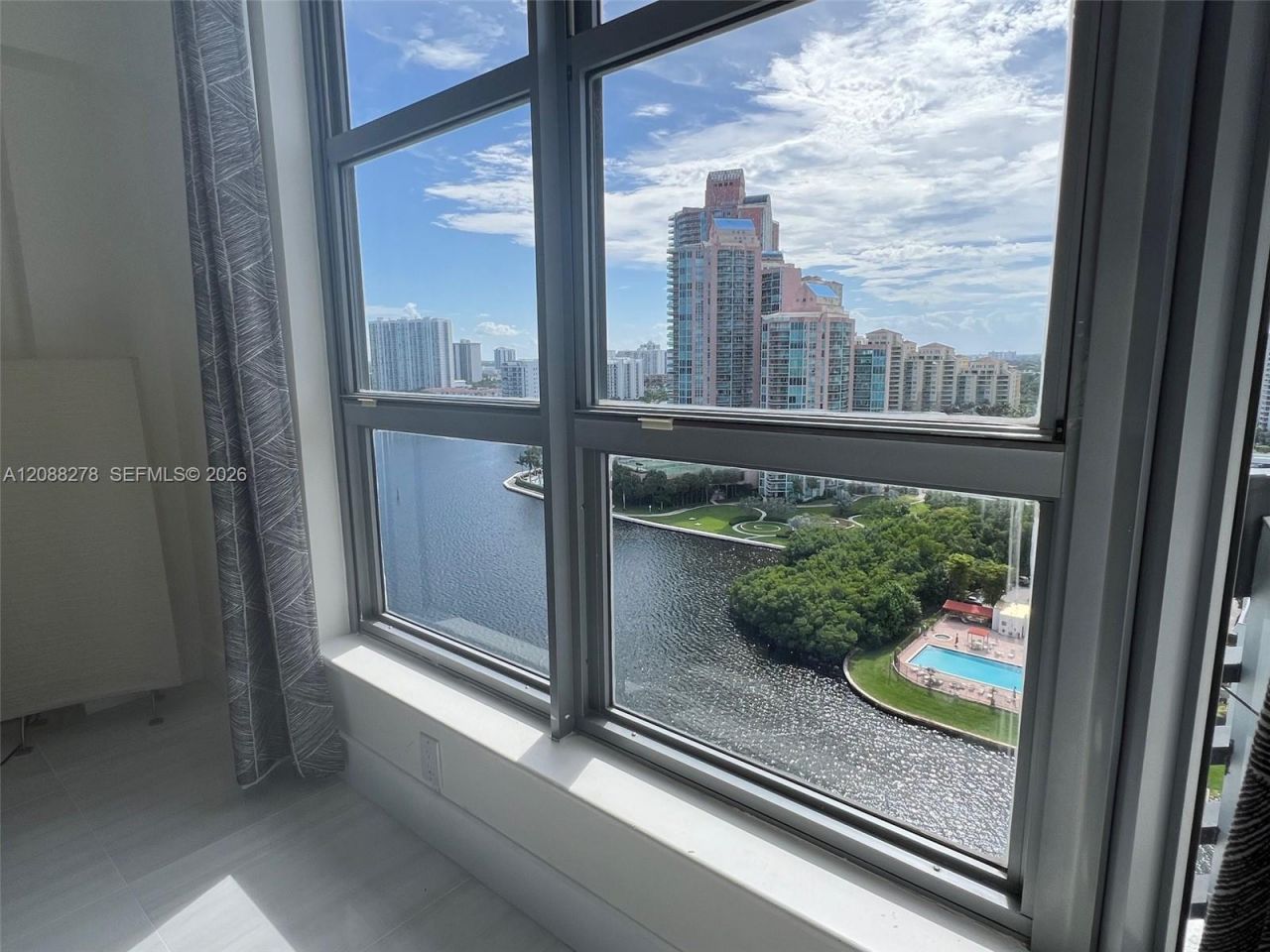 3530 Mystic Pointe Dr, Unit 1903, Aventura, FL 33180 Photo