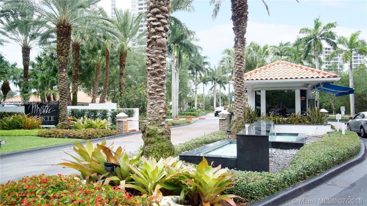 3530 Mystic Pointe Dr, Unit 1903, Aventura, FL 33180 Photo