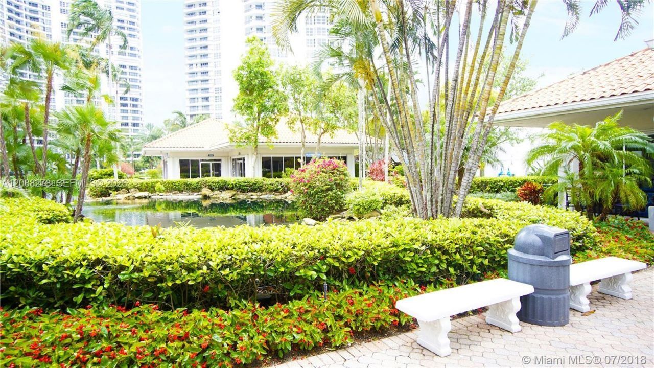 3530 Mystic Pointe Dr, Unit 1903, Aventura, FL 33180 Photo