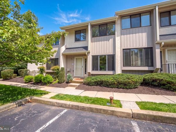 15 LANDMARK DRIVE, MALVERN, PA 19355