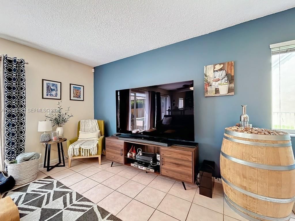 1342 NW 195th Ave, Pembroke Pines, FL 33029 Photo