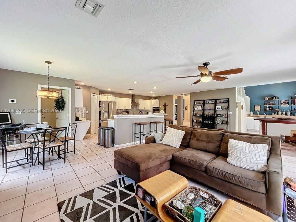 1342 NW 195th Ave, Pembroke Pines, FL 33029 Photo