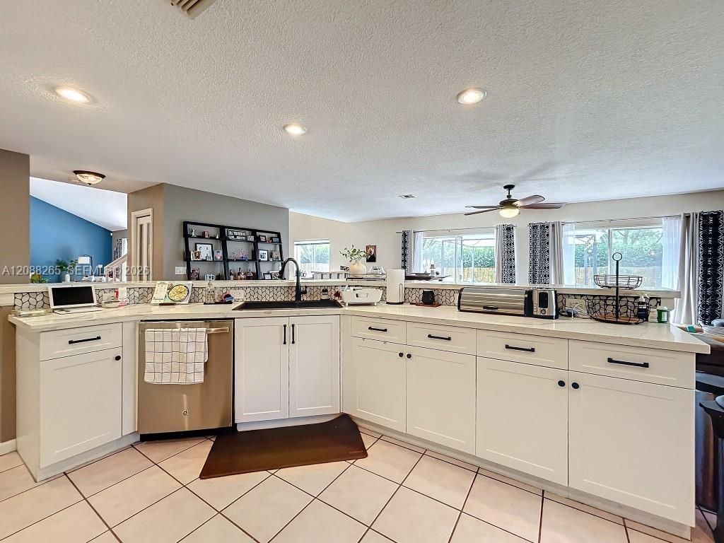 1342 NW 195th Ave, Pembroke Pines, FL 33029 Photo