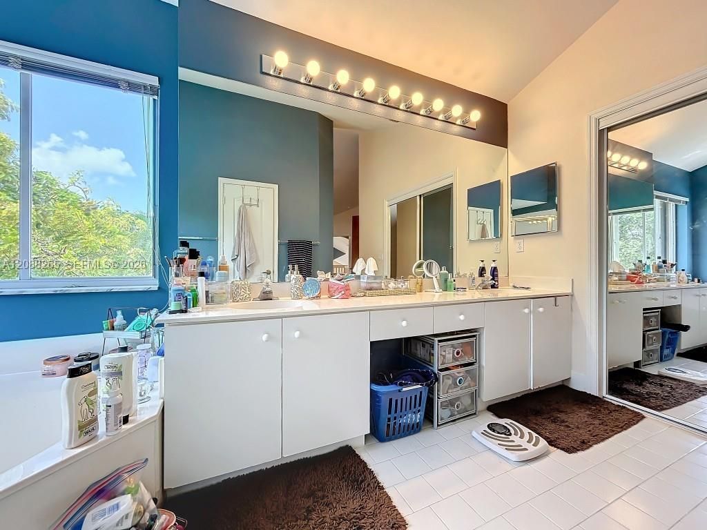 1342 NW 195th Ave, Pembroke Pines, FL 33029 Photo